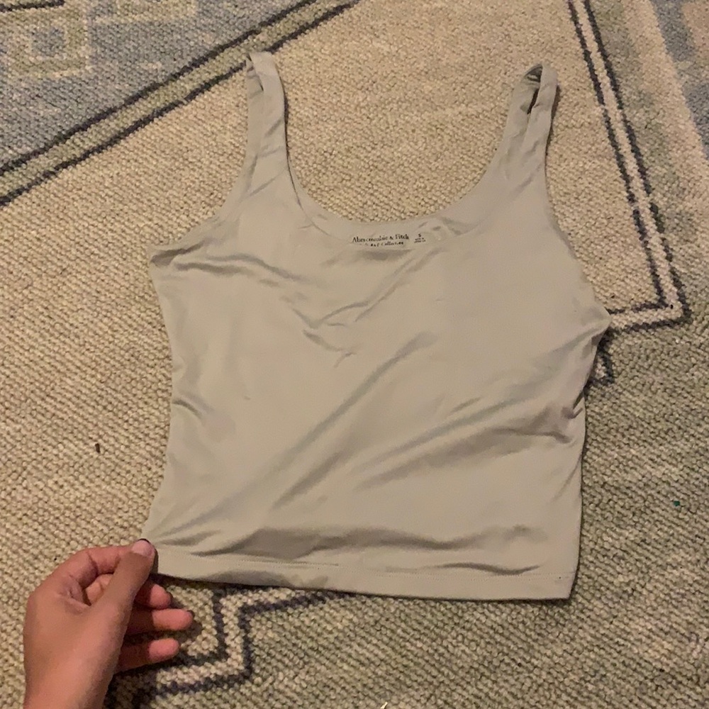 abercrombie soft af cropped tank tight to the body